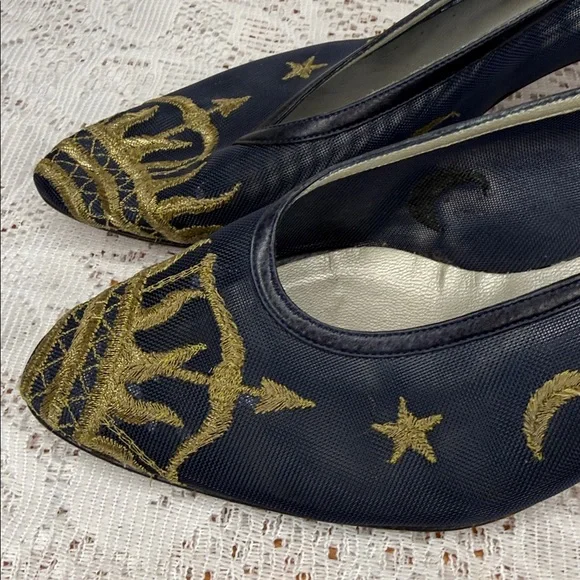 Valmy Moda VINTAGE Italy blue mesh embroidered celestial motif sz 8.5 - Picture 2 of 8